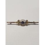 9CT GOLD AMETHYST AND PEARL SEED BROOCH 3.1G