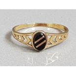 9CT GOLD BLACK ONYX RING 1.2G SIZE N