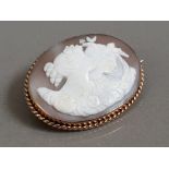 9CT GOLD CAMEO BROOCH 7.5G