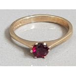 9CT GOLD RUBY CLAW SET SOLITAIRE RING 1.8G SIZE N