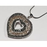 STERLING SILVER HEART SHAPED PENDANT AND CHAIN 9.3G IN NICE GIFT BOX