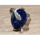 SILVER AND BLUE STONE RING WITH SNAKE DESIGN 10.3G, SIZE S 1/2