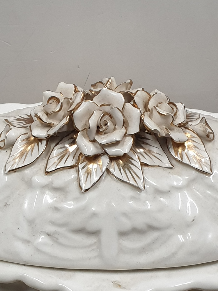 ITALIANATE 2 HANDLED SOUP TUREEN WITH ENCRUSTED FLOWERS - Image 2 of 2