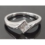 18CT DIAMOND PRINCESS CUT RING, DIAMOND .24CTS