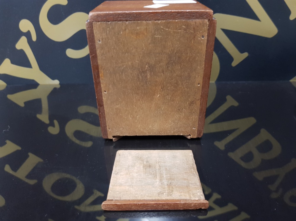 A MID 20TH CENTURY MAHOGANY MONEY BOX WITH SLIDE HINGED RECEIVER IN THE FORM OF A CHEST OF DRAWERS - Image 3 of 3