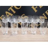 A SET OF 7 NICE SHERRY DRINKING GLASSES TOGETHER WITH 5 ETCHED DRINKING GLASSES