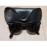 A NICE PAIR OF RAYBAN SUNGLASSES IN ORIGINAL CASE