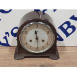 A VINTAGE MAHOGANY EFFECT SMITH'S MANTLE CLOCK