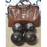 A SET OF FOUR 4 15/16 STANDARD KENSELITE BOWLS IN NICE LEATHER CARRY BAG
