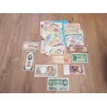 BANKNOTES WORLD SELECTION OF OVER 150 NOTES IN MIXED CIRCULATED GRADES