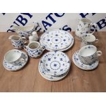 A SMALL QUANTITY OF DENMARK BLUE PATTERN TEA AND DINNERWARE TO INCLUDE CAKE STAND (FIXTURE