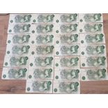 A TOTAL OF 25 1960-61 1 POUND OBRIEN BANKNOTES, IN MIXED CIRCULATED GRADES, NO TEARS INCLUDES EF