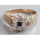 9CT YELLOW GOLD CUBIC ZIRCONIA AND SAPPHIRE FLOWER CLUSTER RING 1.9G SIZE J