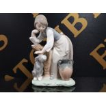 LLADRO FIGURE 1246 CARESS AND REST