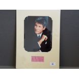 RICHARD GERE AMERICAN ACTOR SIGNATURE MOUNTED UP WITH A PHOTOGRAPH