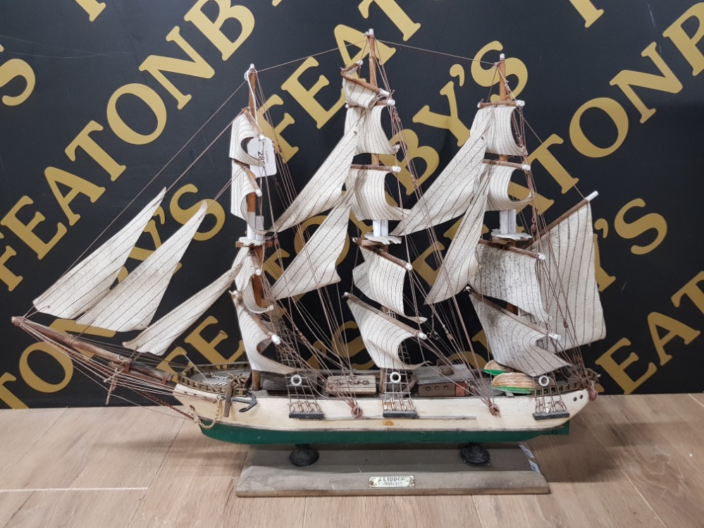 A WOODEN MODEL OF A CLIPPER SIGLO XIX 70CM LONG - Image 2 of 6