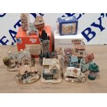A BOX CONTAINING MISCELLANEOUS COTTAGE ORNAMENT, SOME BY LILLIPUT LANE