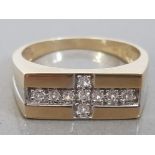 9CT YELLOW GOLD AND CUBIC ZIRCONIA TURBAN RING, 3.5G SIZE U1/2