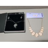 A BIJOUX NECKLACE AND MATCHING EARRINGS TOGETHER WITH ANOTHER BY CLAIRE'S ACCESSORIES
