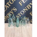14 VINTAGE GLASS BOTTLES TO INCLUDE W A WILKINSON SODA WATER MANUFACTURED IN NORTH SHIELDS