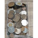 BOX OF WORLDWIDE COINS AND BRITISH PRE DECIMAL INCLUDING FARTHINGS PENNIES ETC