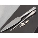 COLLECTION OF SILVER ITEMS INCLUDES BIRMINGHAM SILVER BUTTON HOOK AND SHEFFIELD SILVER CAKE KNIFE