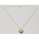 9CT YELLOW GOLD HEART PENDANT ON CHAIN, 1.1G