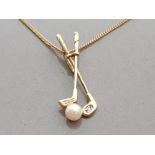 9CT YELLOW GOLD DOUBLE GOLF CLUB PENDANT SET WITH ONE PEARL AND DIAMOND WITH FINE CURB CHAIN, 2.6G
