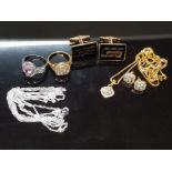 A PENDANT AND MATCHING EARRINGS ON SILVER GILT CHAIN 2 SILVER CHAINS 2 DRESS RINGS AND A PAIR OF