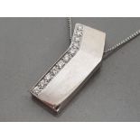 18CT WHITE GOLD DIAMOND PENDANT WITH CURB CHAIN, APPROXIMATELY 0.29CT 4.8G