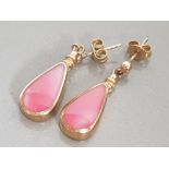 9CT YELLOW GOLD PINK STONE DROP EARRINGS, 5.4G