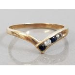 9CT GOLD BLUE AND WHITE STONE WISHBONE RING, 1.2G SIZE N