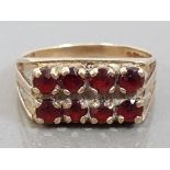 9CT GOLD AND GARNET RING, 2.8G SIZE M