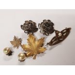3 SILVER BROOCHES AND 2 PAIRS OF SILVER EARRINGS