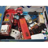 A BOX OF MISCELLANEOUS DIE CAST VEHICLES INC CORGI MATCHBOX ETC