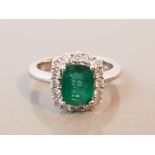 BEAUTIFUL 14CT WHITE GOLD EMERALD AND DIAMOND RING 4.2G SIZE K