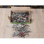 A SUBSTANTIAL AMOUNT OF MISCELLANEOUS SCISSORS INCLUDING SURGICAL HAIR CUTTING AND PAPER CUTTING