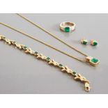 TRULY UNIQUE SUITE OF NATURAL UNTREATED COLOMBIAN EMERALD JEWELLERY, SET IN 18CT GOLD ALL CERTIFIED,