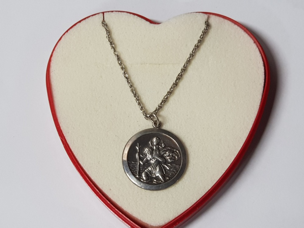 HALLMARKED SILVER ST CHRISTOPHER PENDANT ON CHAIN 17.3G