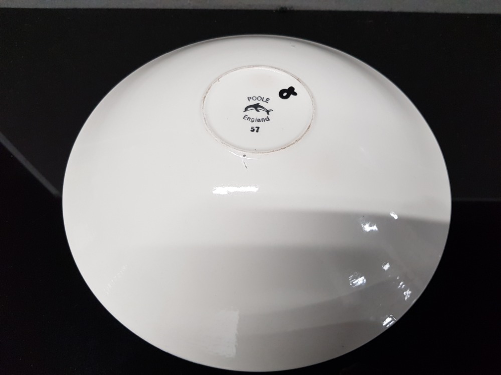 POOLE AEGEAN PATTERN ABSTRACT DISH AND FLORAL PATTERN SHALLOW BOWL APPROXIMATELY 27CM DIAMETER EACH - Image 3 of 5