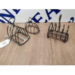 TWO SILVER TOAST RACKS 142.2G TOGETHER WITH A PLATED ONE