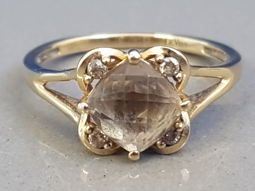 14CT YELLOW GOLD WHITE STONE RING, 2G SIZE K