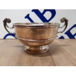 A VICTORIAN SILVER TWO HANDLED FOOTED BOWL BY CHARLES STUART HARRIS LONDON 1898 247.6G 11.2CM