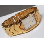 GENTS GOLD PLATED ACCURIST BRACELET CALENDAR WRISTWATCH, IN GOOD WORKING CONDITION