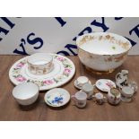 A LOT OF MISCELLANEOUS CHINA TO INCLUDE ROYAL WORCESTER ROYAL GARDEN CROWN STAFFORDSHIRE ETC
