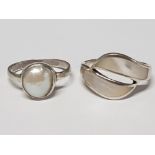 MOTHER OF PEARL SILVER RING SIZE N AND FRESH WATER PEARL SILVER RING SIZE J, GROSS WEIGHT 5.1G