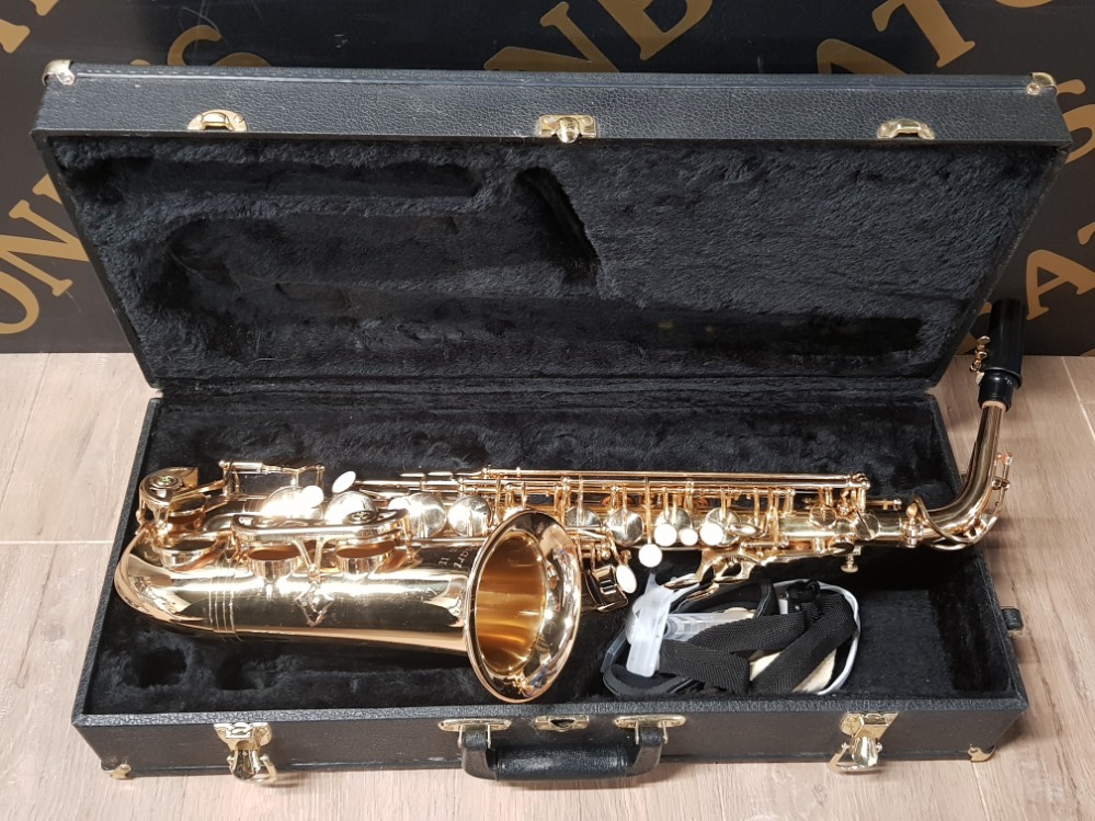 ELKHART SERIES II SOPRANO SAXOPHONE IN ORIGINAL CASE