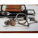 SILVER ITEMS TO INCLUDE MONOGRAMMED SPOON WITH BOX SUGAR NIPS SILVER MOUNTED PURSE ETC