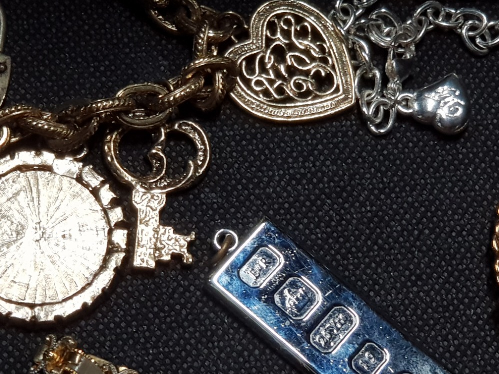 GILT AND YEELOW METAL COSTUME JEWELLERY, INCLUDES BANGLES AND BRACELETS - Image 3 of 3