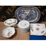 ROYAL WORCESTER EVESHAM WARE BOWL AND TUREEN WITH BLUE/WHITE MEATPLATE AND HORNSEA LIDDED POT